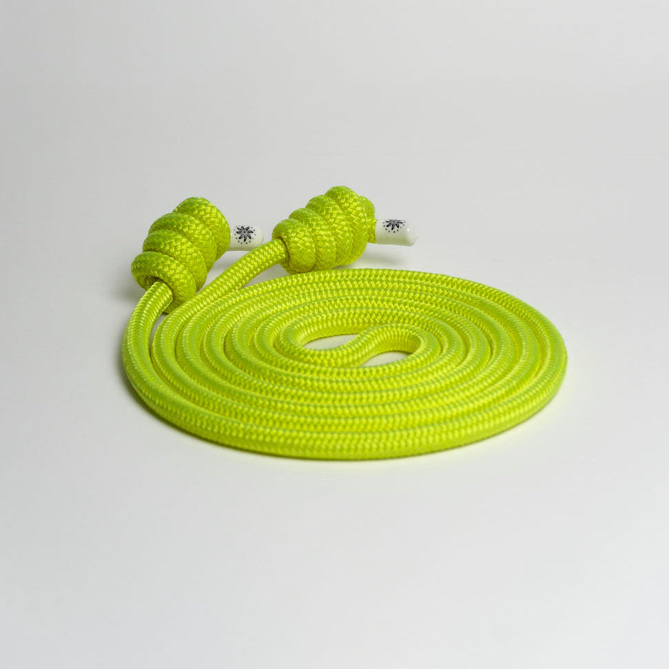 An overview of a coiled Court SP WHITE LABEL rope